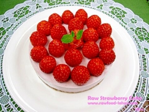 Raw Strawberry Cake